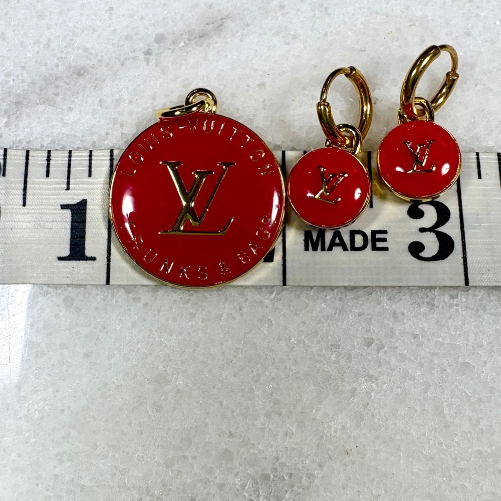 Louis Vuitton Red and Gold Jewelry Set - Picture 2 of 3